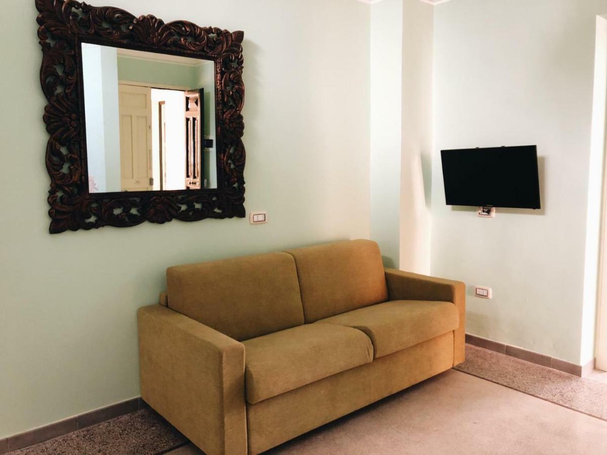 4 Balconi Liberty Apartments Lecce Buitenkant foto