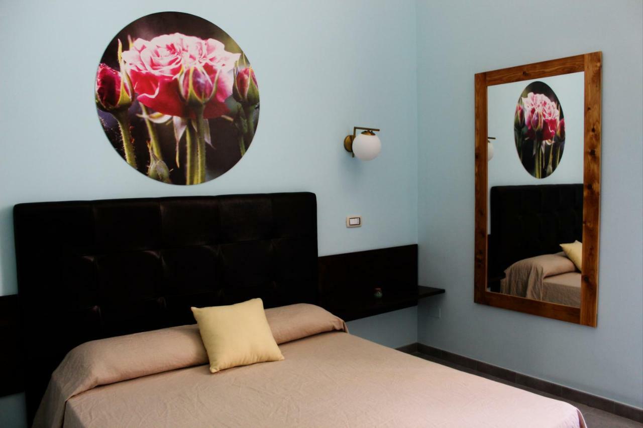 4 Balconi Liberty Apartments Lecce Buitenkant foto