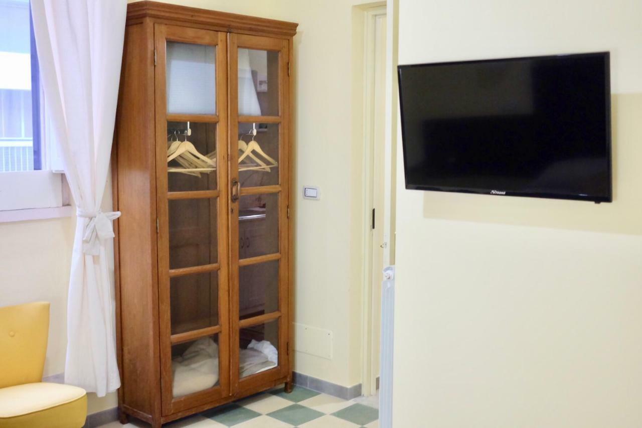 4 Balconi Liberty Apartments Lecce Buitenkant foto