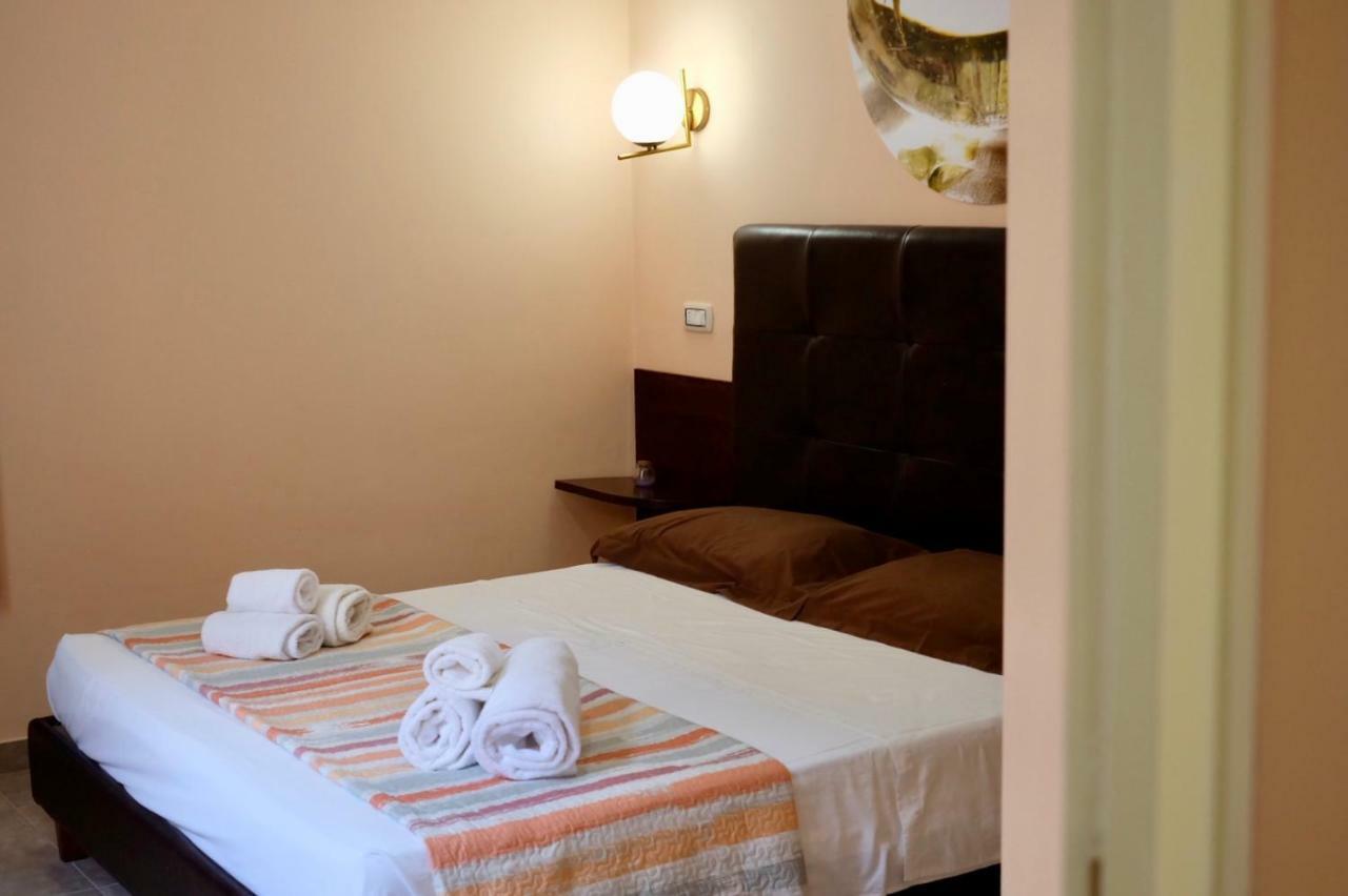 4 Balconi Liberty Apartments Lecce Buitenkant foto