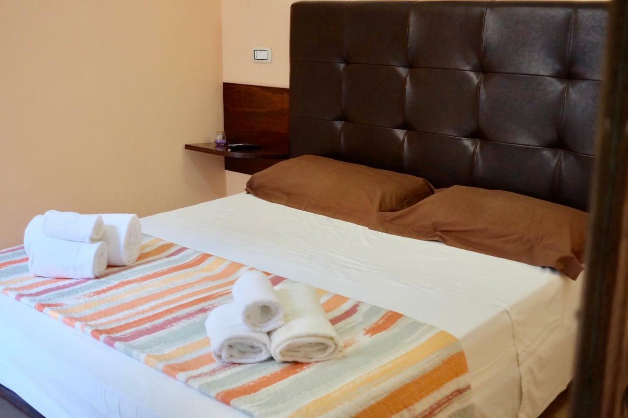 4 Balconi Liberty Apartments Lecce Buitenkant foto