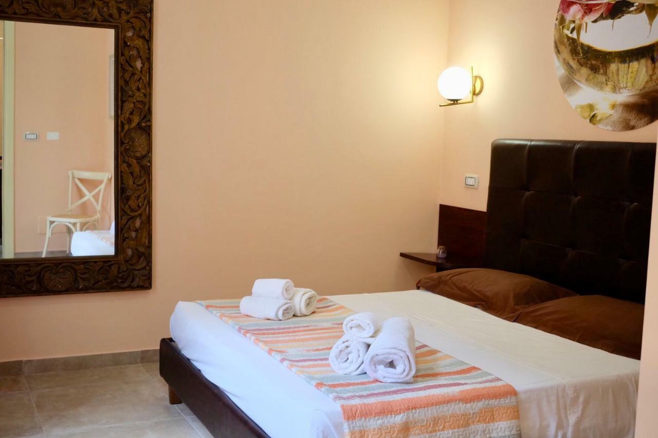 4 Balconi Liberty Apartments Lecce Buitenkant foto