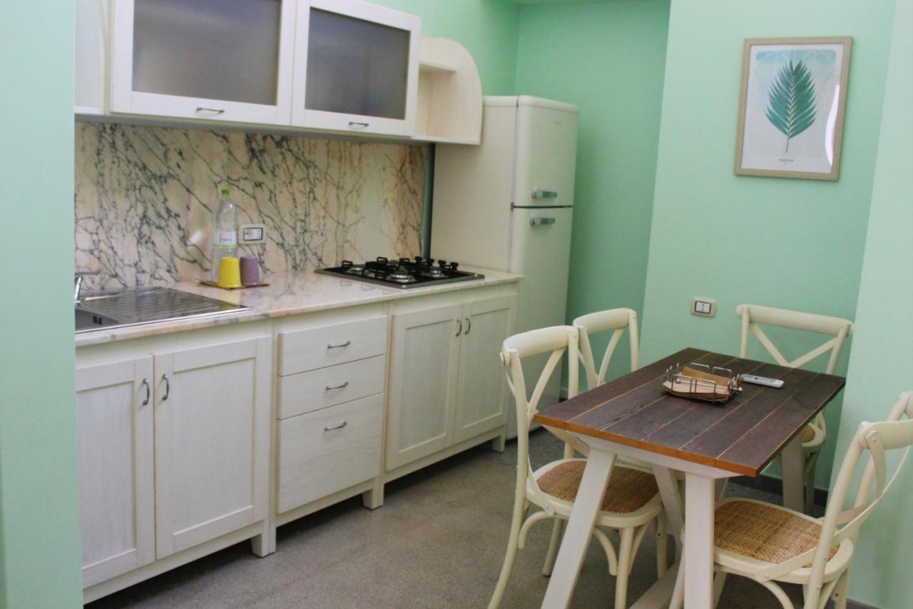 4 Balconi Liberty Apartments Lecce Buitenkant foto