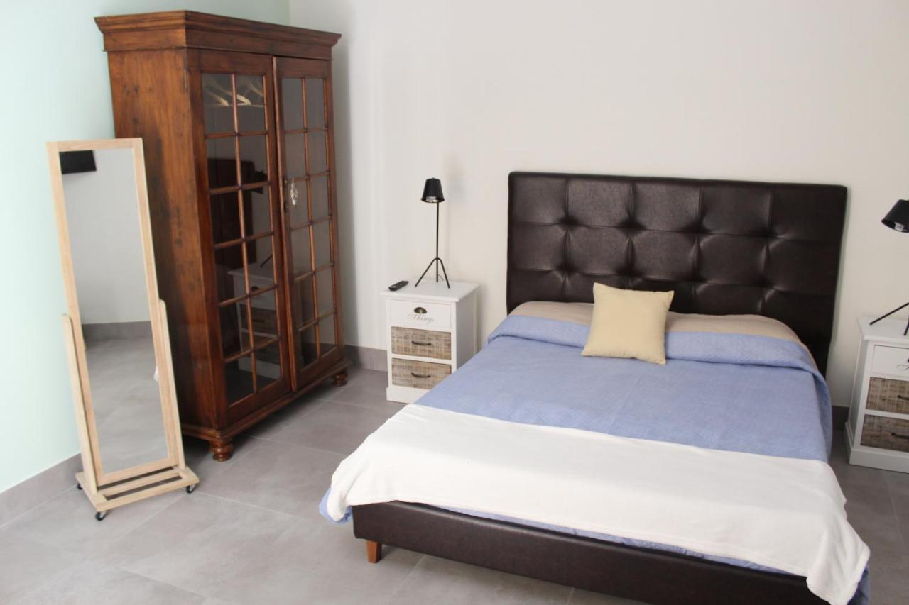 4 Balconi Liberty Apartments Lecce Buitenkant foto